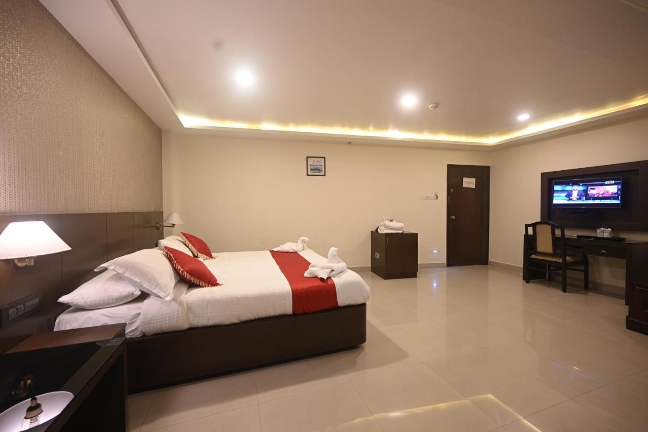 Hotel Bhagavath Gardens Chengannur Exterior foto